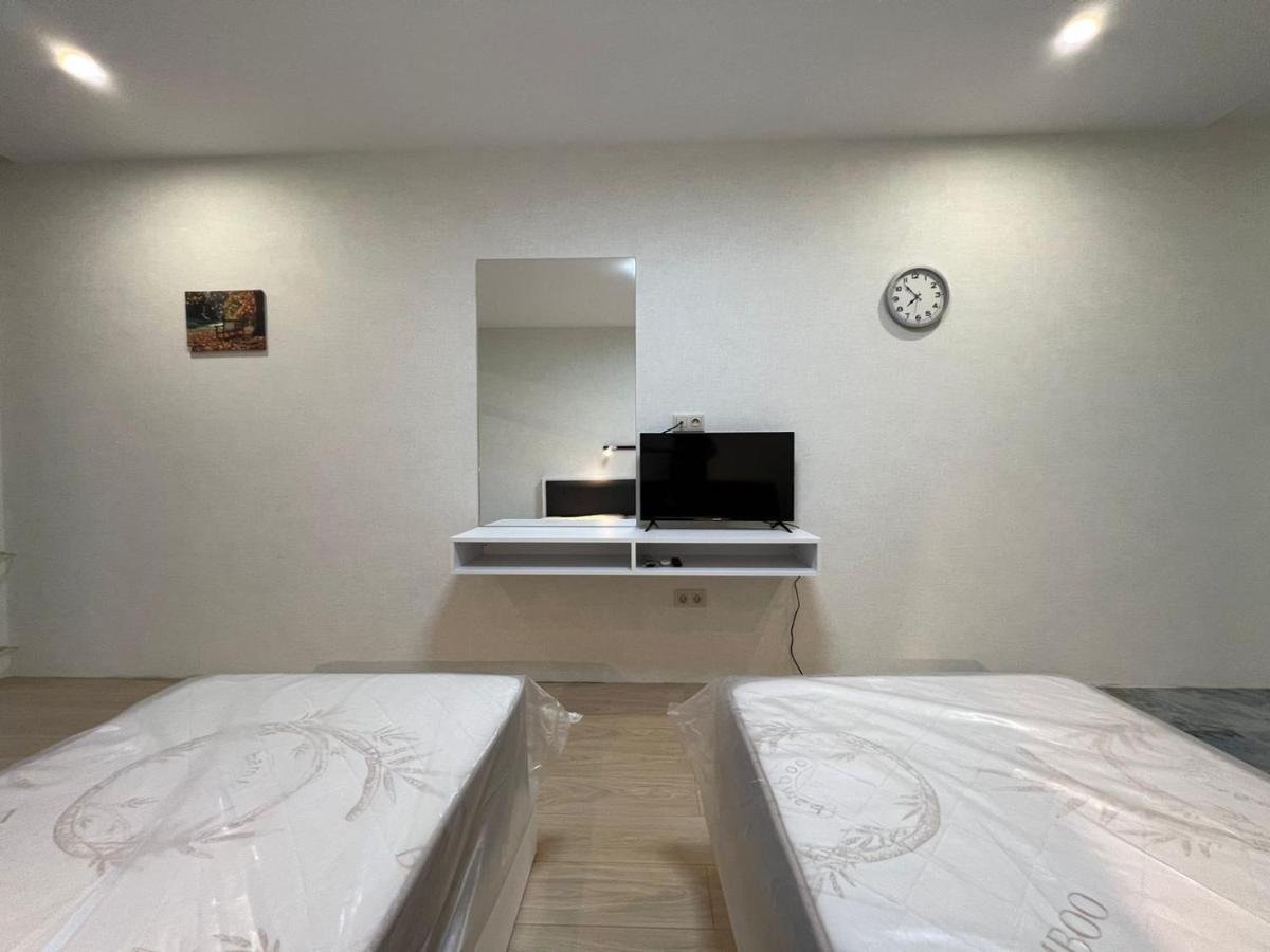 Batumi Hotel R&M Εξωτερικό φωτογραφία