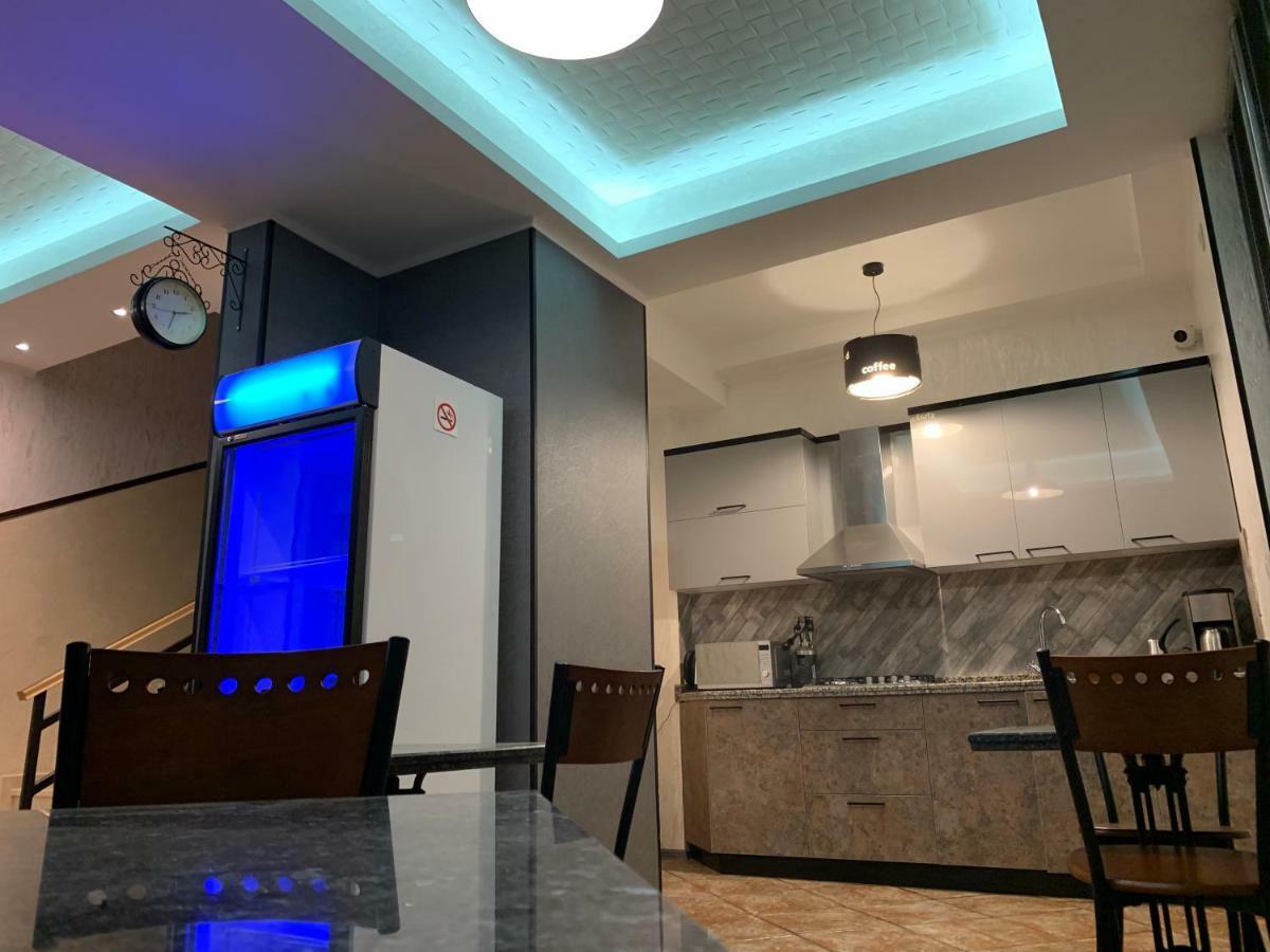 Batumi Hotel R&M Εξωτερικό φωτογραφία
