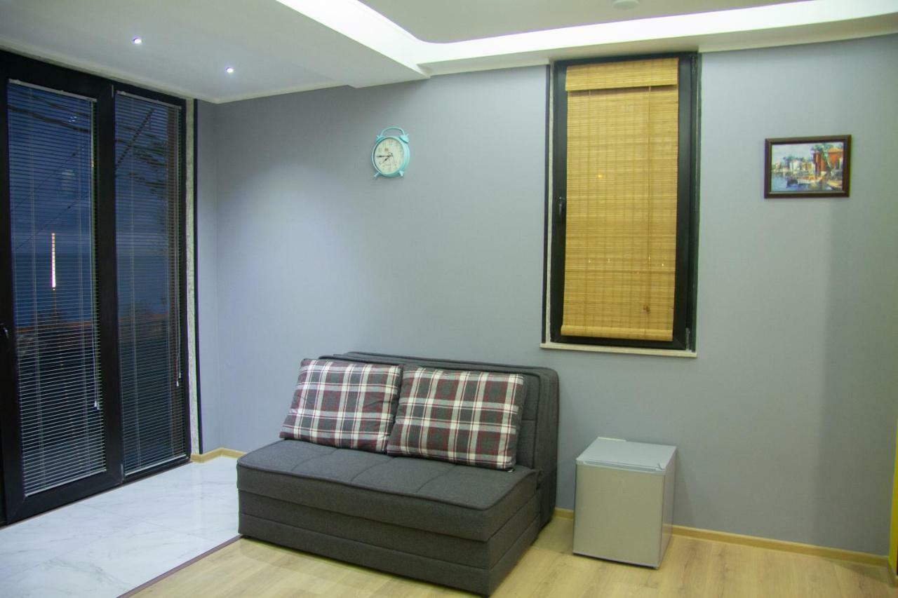 Batumi Hotel R&M Εξωτερικό φωτογραφία