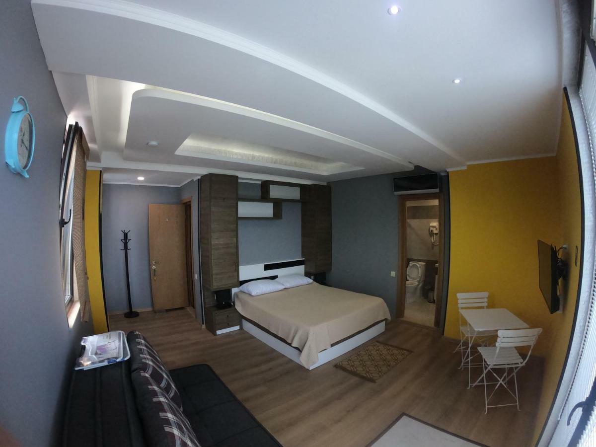 Batumi Hotel R&M Εξωτερικό φωτογραφία