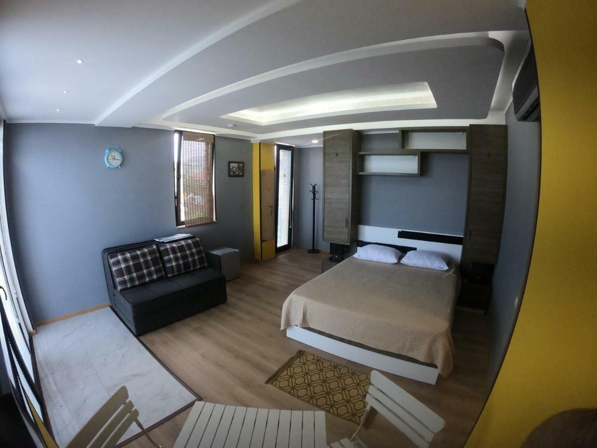 Batumi Hotel R&M Εξωτερικό φωτογραφία