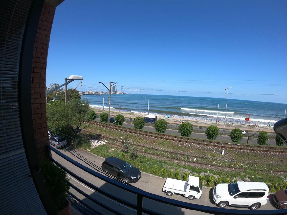 Batumi Hotel R&M Εξωτερικό φωτογραφία