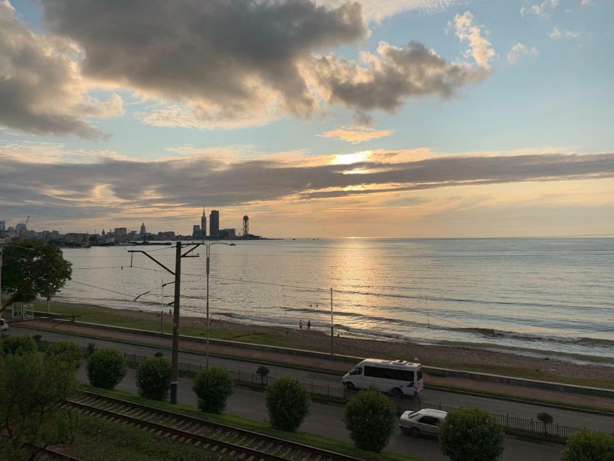 Batumi Hotel R&M Εξωτερικό φωτογραφία